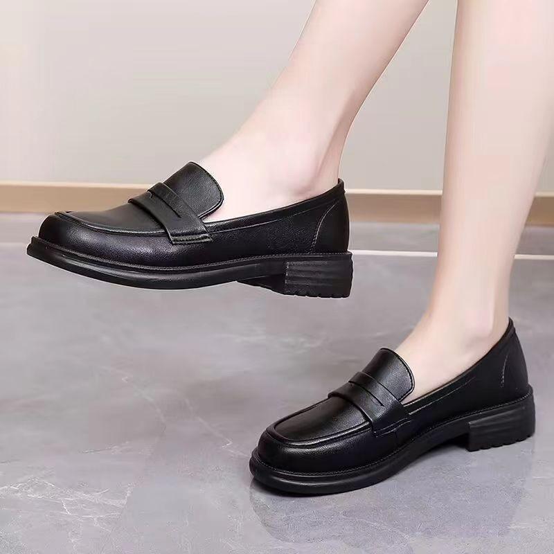 One-pedal loafers women's 2025 new soft-soled non-slip summer British style small leather shoes commuter work shoes black