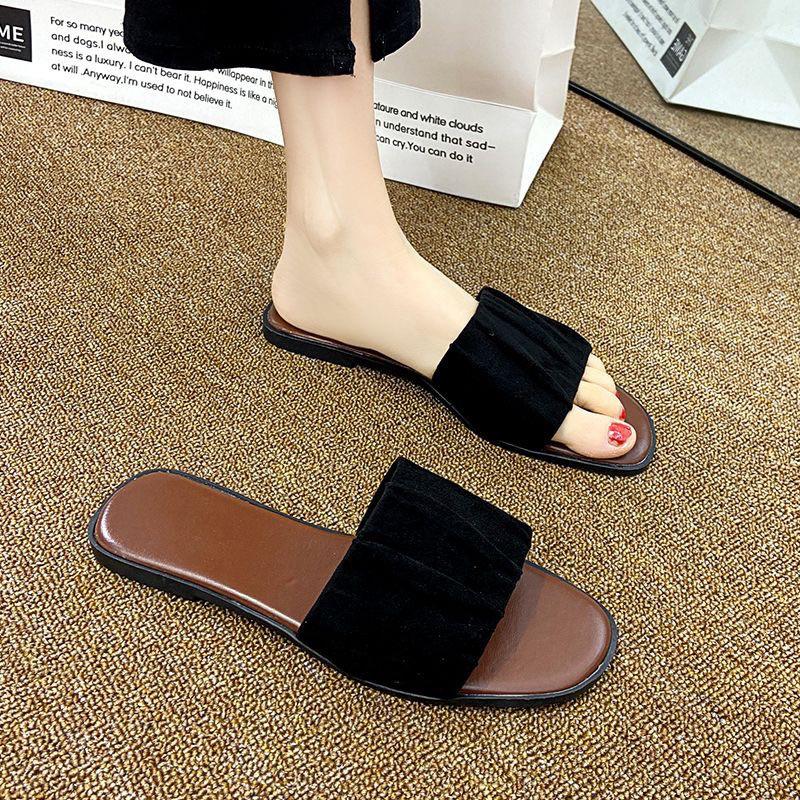 Large size cool slippers women's light flat bottom non-slip beach foreign style trend outside wear French high-end sense one word sandals fragrance