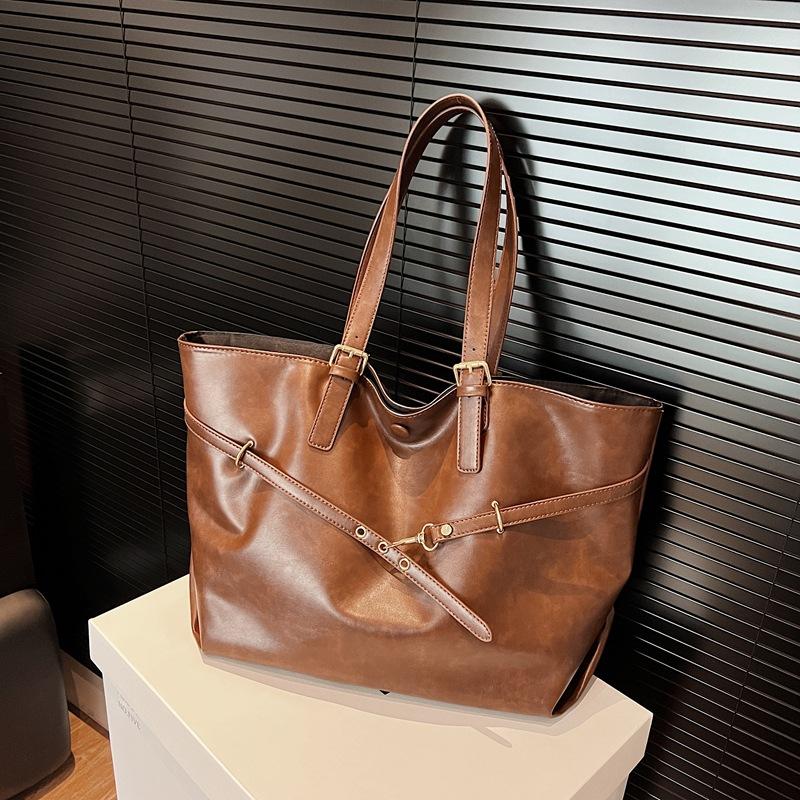 

Сумка женская 2025 новая модель, популярная в этом году, сумка-тоут большой вместимости, повседневная и универсальная, сумка для занятий для студентки, сумка для поездок на работу коричневый