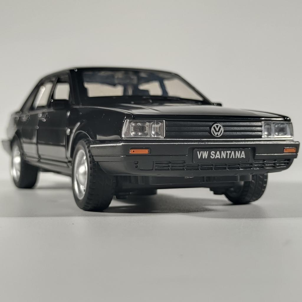 1/32 Volkswagen Santana Alloy Metal Diecast Model Car Classic Sentiment Collections Decorative Ornaments Birthday Gifts with Boy
