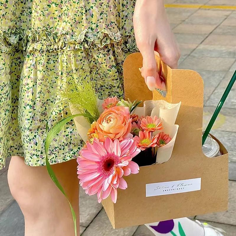 10 db Hordozható Virágos Ajándéktáska Kraft Papír Tartó Kávé Virág Torta Desszert Csomagoló Doboz Fotó Köszönetajándék Italhordozó Fogantyúval