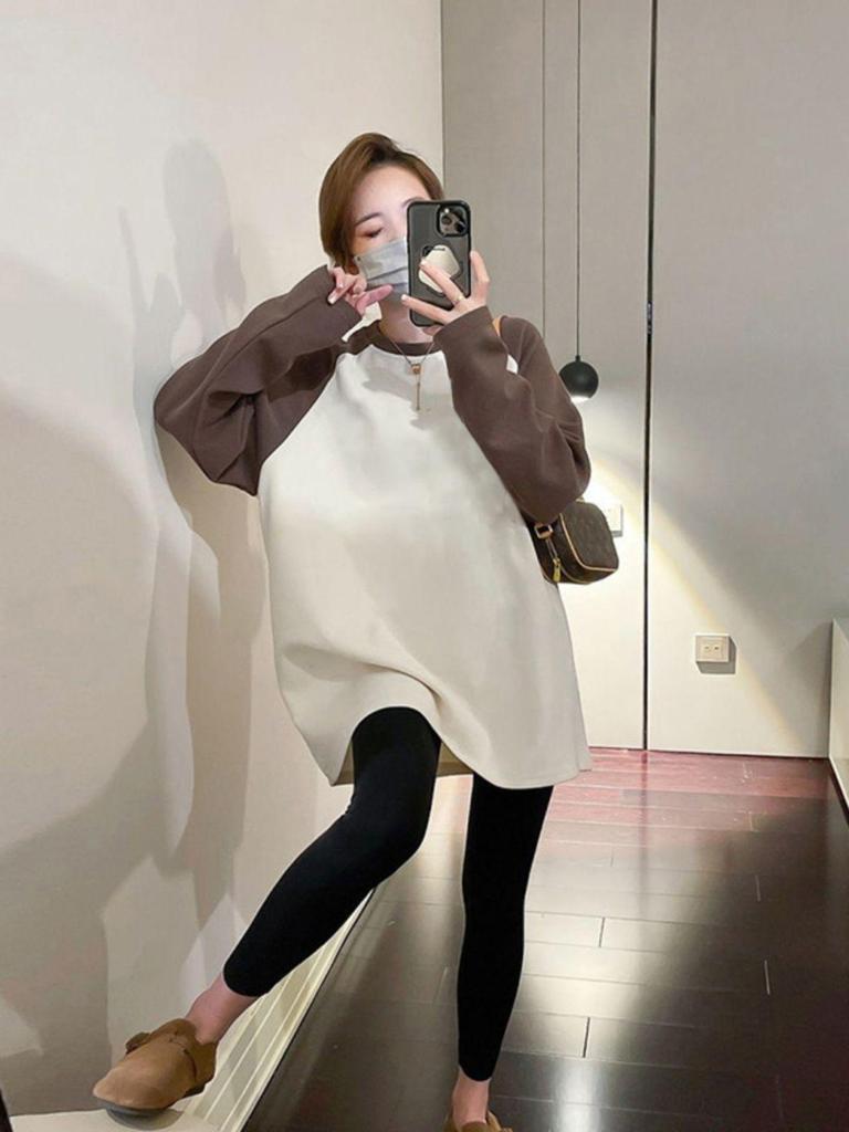 Women's Loose Mid-Length Raglan Thermal T-Shirt with Contrasting Colors