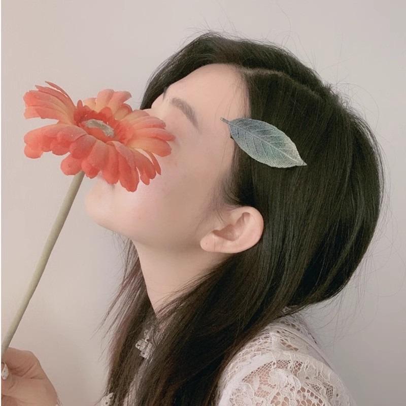 The Gradient Leaf Hairpin, with Its Girlish Embroidered Side Clip, Exudes A Unique and High-end Vibe