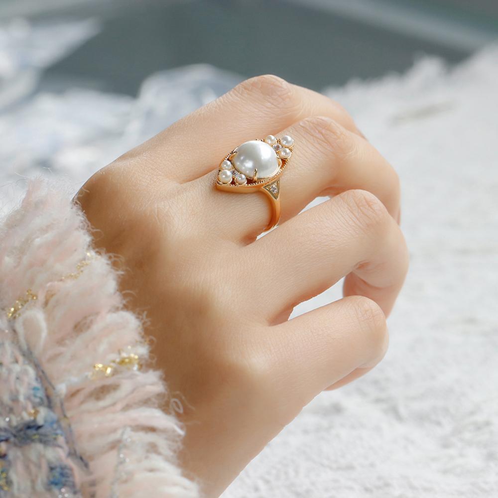 S925 Sterling Silver 14K Gold Plated Ring with Elegant Pearl Luxurious Fashion Jewelry