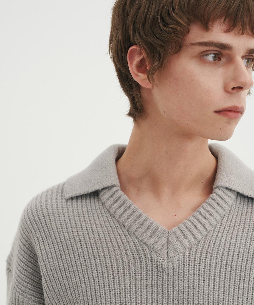 BLOND9 Open Collar V-Neck Knit_Gray