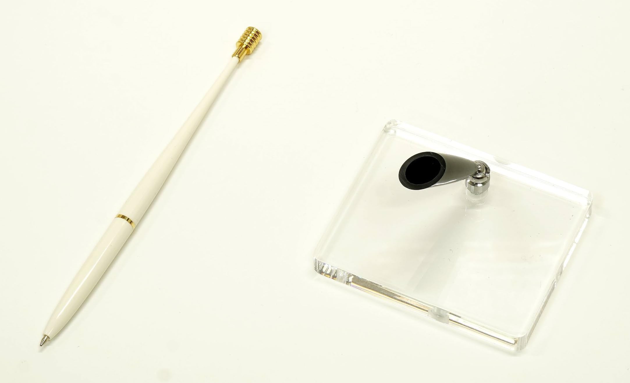 

пластиковых подставок для ручек с отверстиями сверху для крепления трюков прозрачная акриловая подставка для ручек с черным держателем для ручек 2 штуки + (Q-S5P1-2)