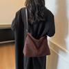 Large capacity underarm bag women's 2025 new fashion retro commuter suede shoulder bag casual tote bag