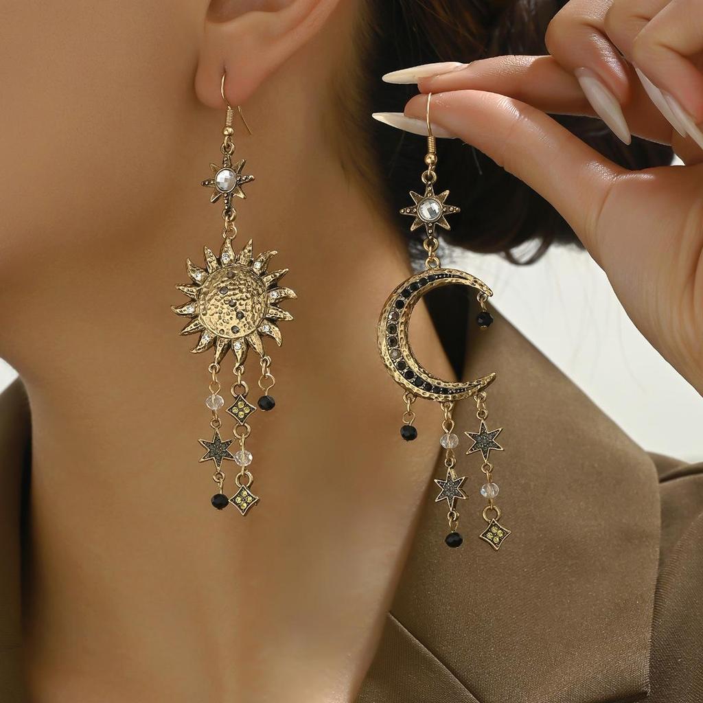 European & American Tassel Moon Star Sun Women's Earrings: Bold, Simple, Cool Middle Eastern Style Drops