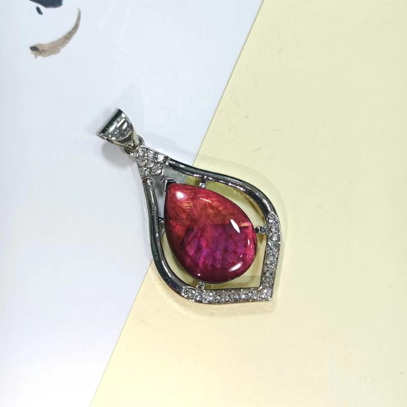 Geometric Shell Pendant Necklace With Abalone Beads And Gold Inlay For Fashion Jewelry Lovers