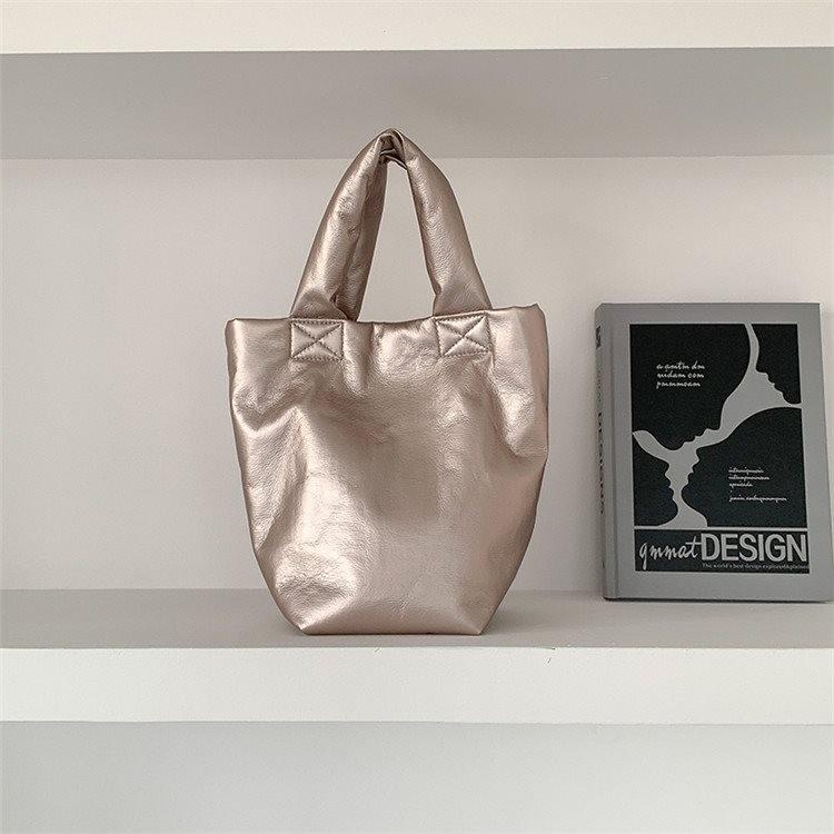Modern Soft Water Bucket Bag Elegant Minimalist Design Perfect For Everyday Use