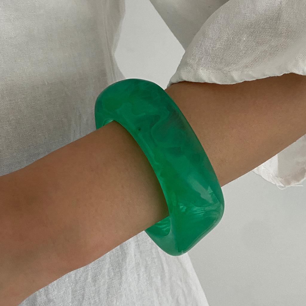 Fashion Irregular Smudge Gradual Change Resin Bracelet, Exaggerated Geometric Arc Acrylic Bracelet