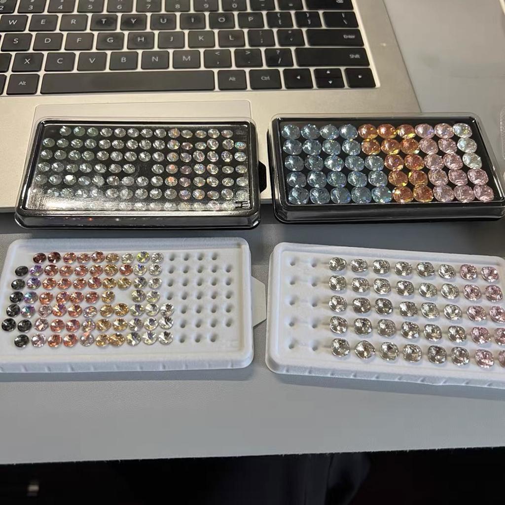 50 Girds Stylish Jewelry Display Case Simple Style Bare Stone Packaging Holder Clear Diamond Display Box for Gems Stones