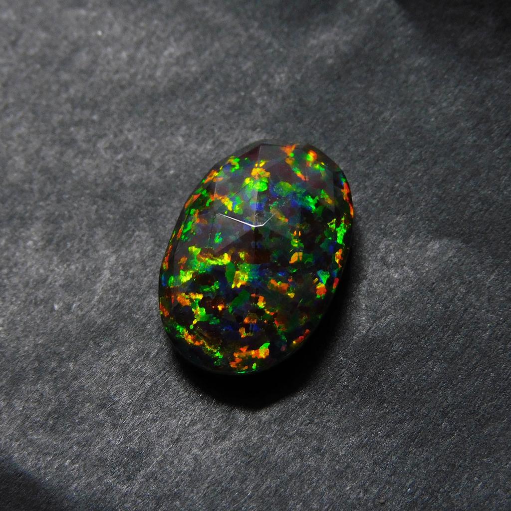 Lab-Created Opal Loose Gemstone Doublet Multi Color 6.35 ct Oval Cut for Jewelry Making and Crafts