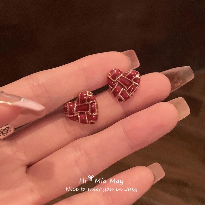 2024 D Retro Wine Red Velvet Rose Pearl Earrings: Hong Kong Style, Autumn/Winter Trend