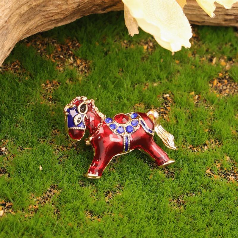 

Vintage Zodiac Horse Brooches For Women Light Luxury Fashion Lapel Pins Clothing Corsage Jewelry Accessories New Year Gifts ONESIZE