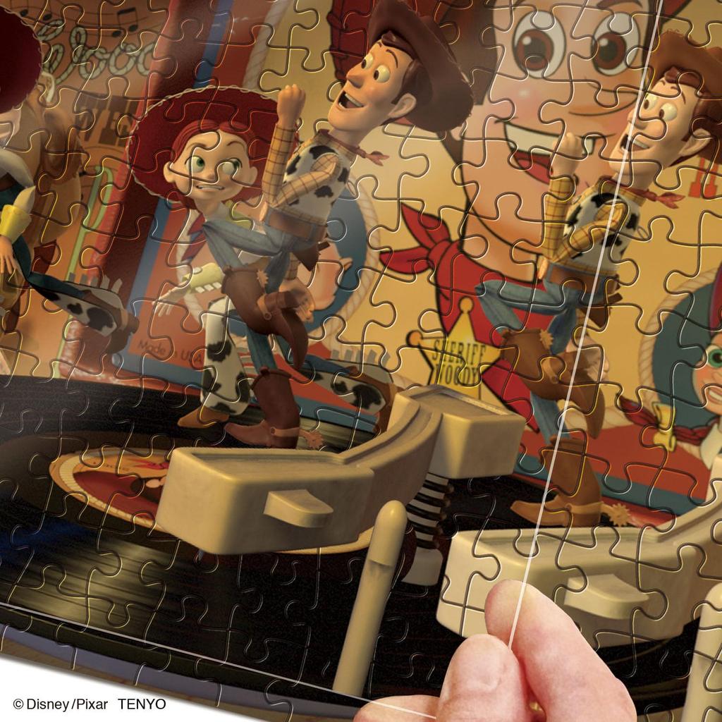 Tenyo [Made in Japan] 200-Piece Film Art Gallery Jigsaw Puzzle Disney Toy Story (22.5x32cm) D-200-912 Includes Glue, Spatula, Panel, Hanging Cord,