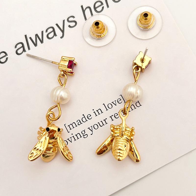 Unique Personality Little Bee Stud Earrings Are Fresh, Sweet And Cute Long Earrings, Light Luxury Fashion Trend Versatile Earrings Women