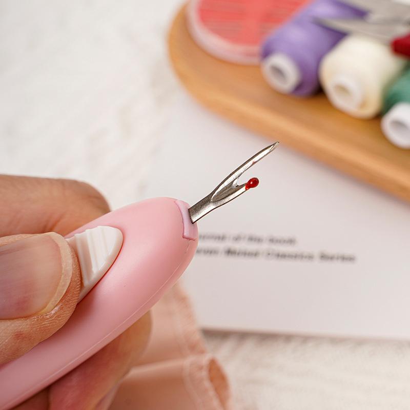 2 In 1 Needle Threader Seam Ripper, 2 In 1 Automatic Needle Threaders Seam Ripper, For Fast Threading & Seam Removal