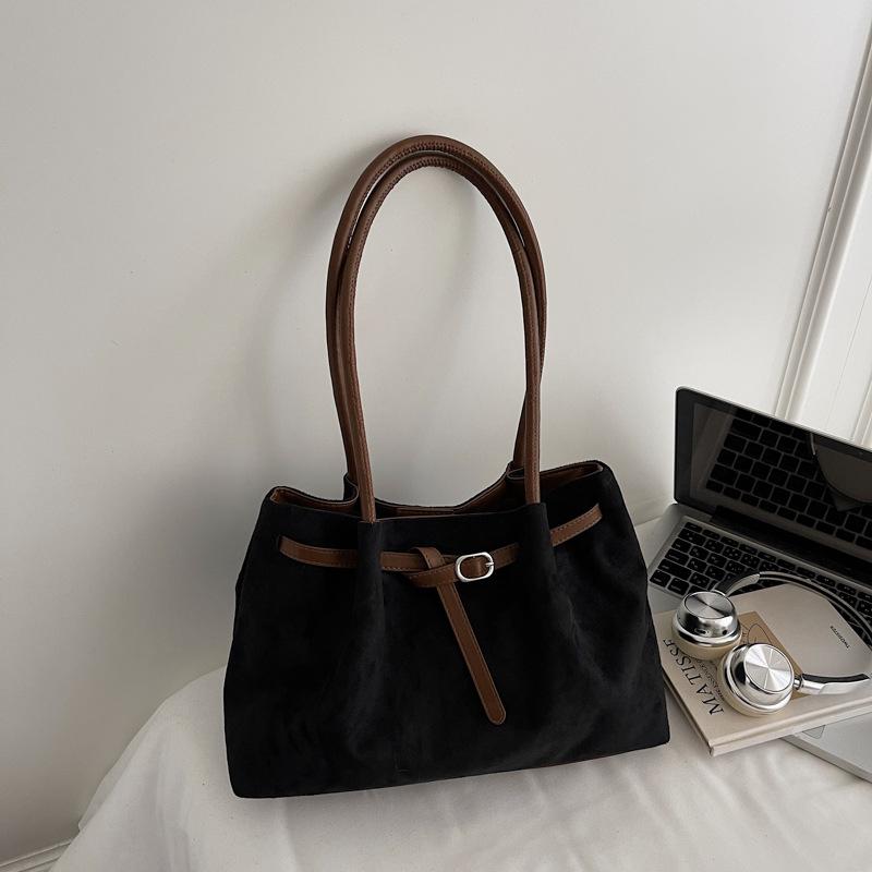 

Осенняя ретро нишевая сумка подмышку женская новая трендовая бархатная сумка-тоут из оленьей кожи большая вместительная сумка на плечо