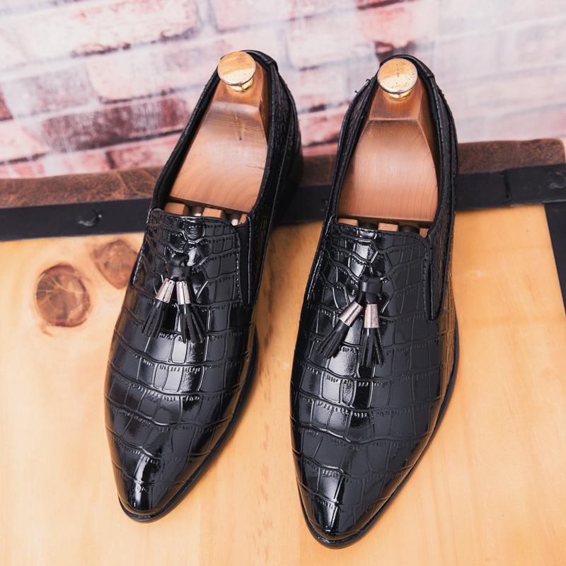 Men's British Style Tassel Loafers - Pointed Toe Leather Slip-on Formal & Casual Office Shoes