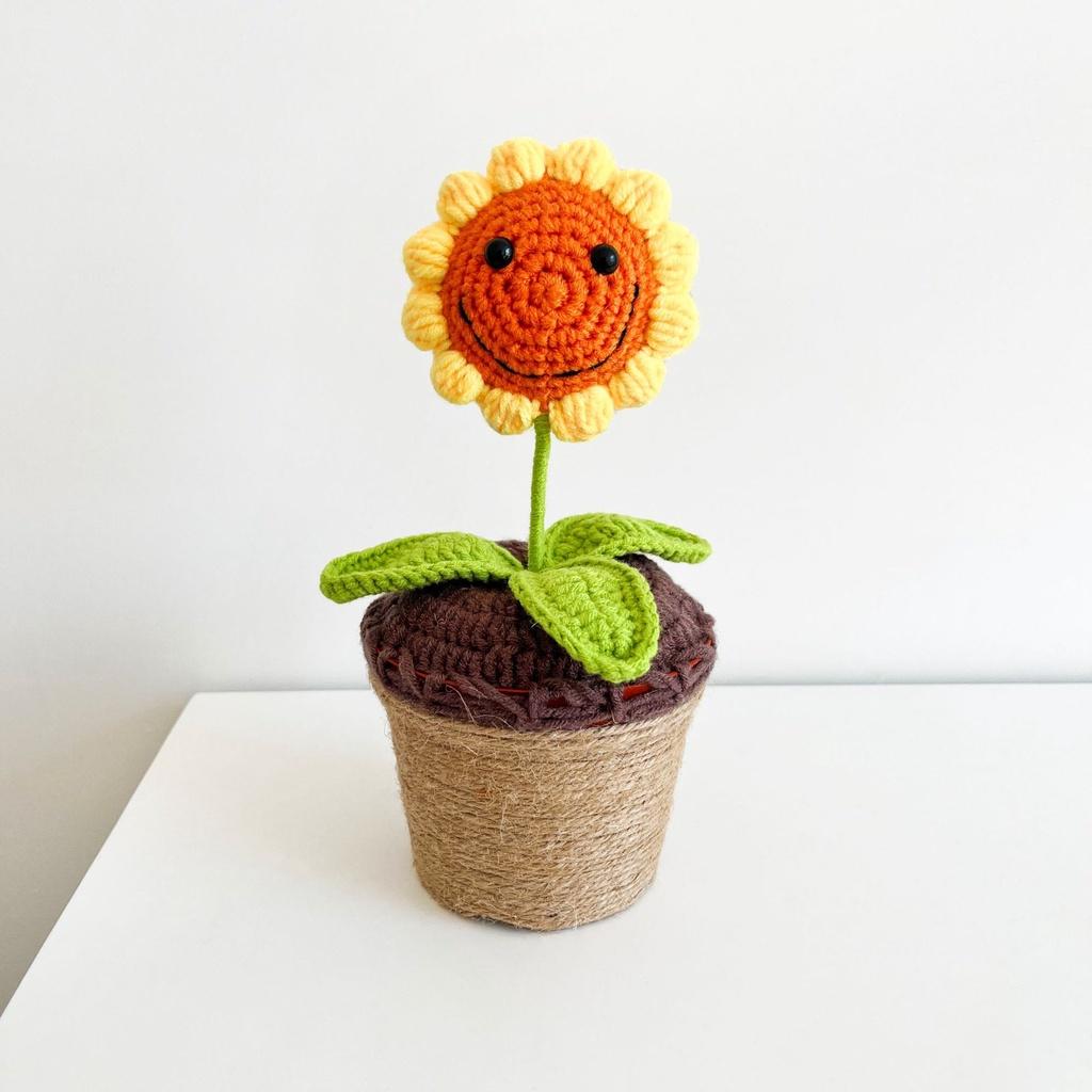 

Plant Green Smiling Face Sunflower Potted Plant Hand Woven Desktop Decoration One