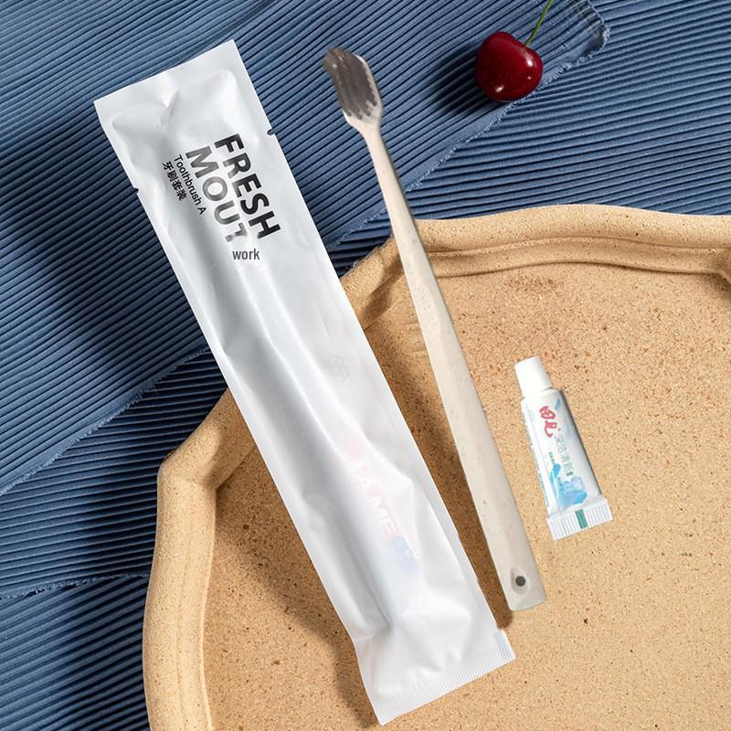 "Special Hotel Toiletries Set: Comb, Disposable Toothbrush with Toothpaste, Soft Bristles, Ideal for Homestays"