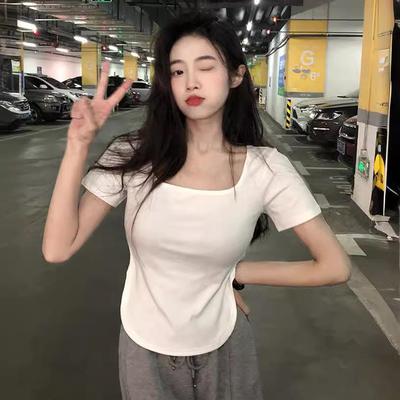 Tops – T-shirts