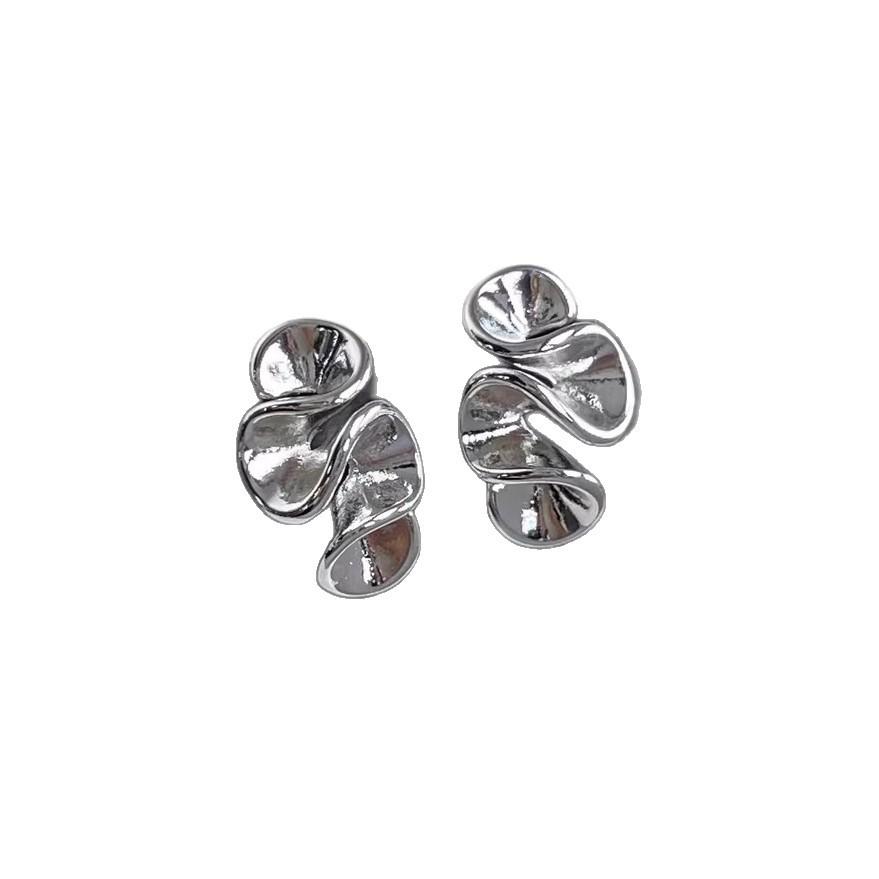 Design Irregular Earrings Female Light Luxury Vintage Personalized Minimalist Ladies Accessories Elegant Jewelry Cold Earrings Daily Earrings