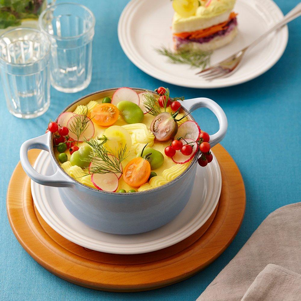 Le Creuset Ceramic Round Plate, 19 cm, White. Heat and cold resistant. Microwave and oven safe. [Official Japanese Retailer]