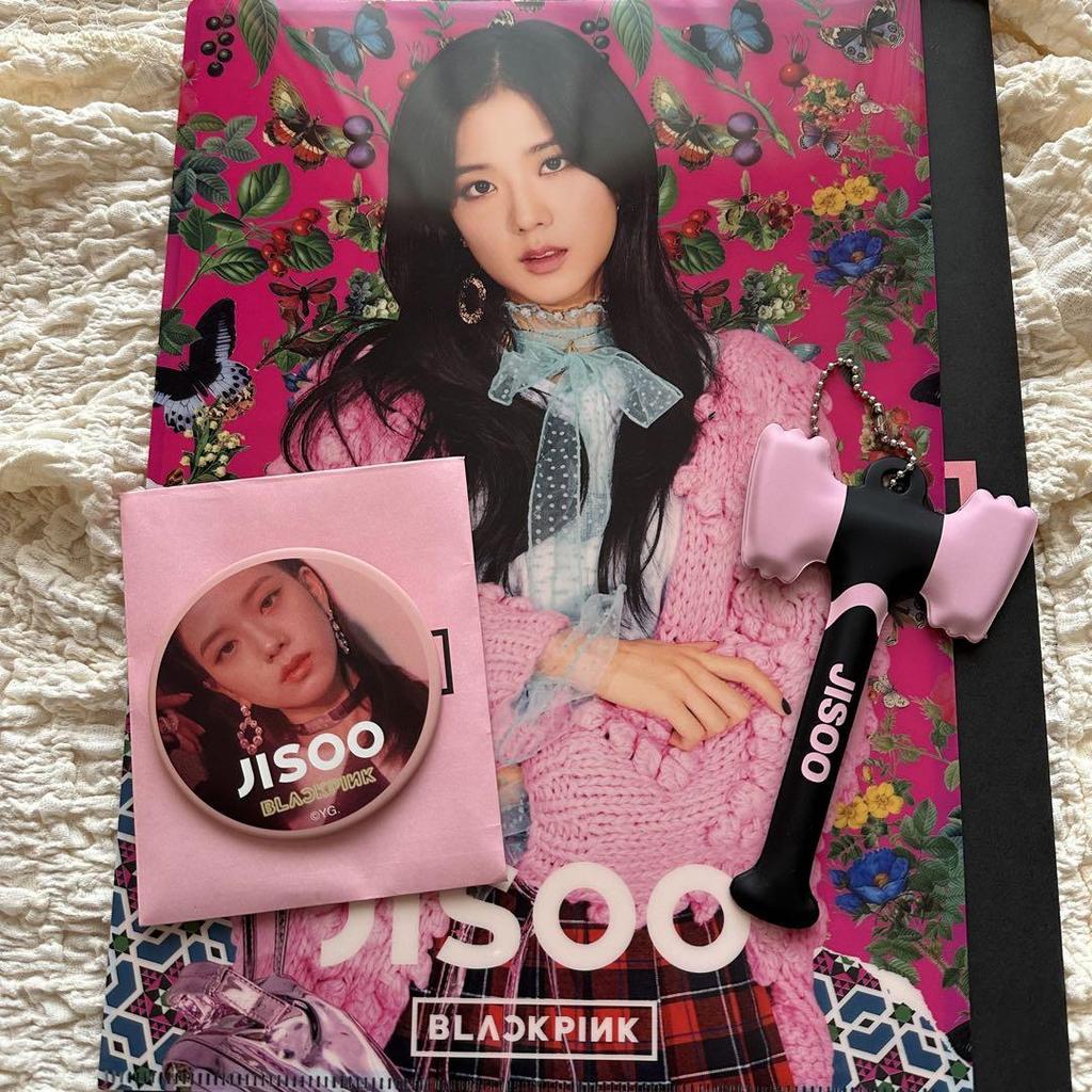 [USED] BLACKPINK JISOO Clear File Can Badge
