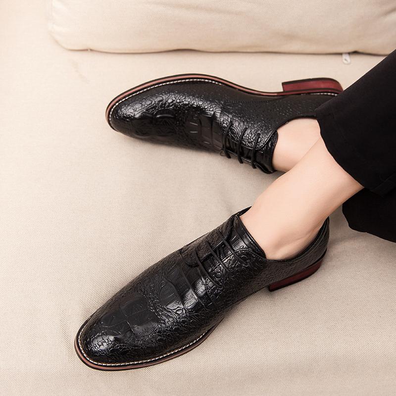 Mode Neue Luxus Herren Lederschuhe Business Gentleman Stil Verkleidungsparty Arbeit und Büro Outdoor Mode Street Schnürschuhe