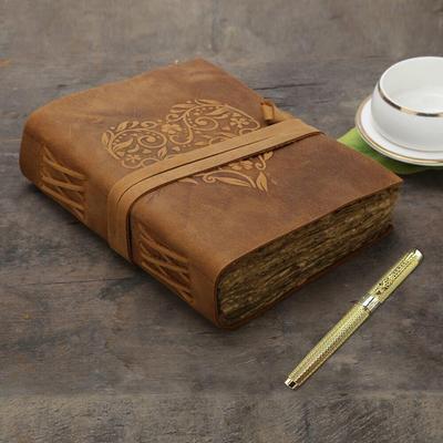 Lederjournal mit Herzprägung Vintage Antik Büttenpapier Skizzenbuch Geschenk