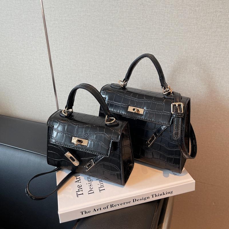 

Сумка женская новая модная на плечо кроссбоди large чёрный