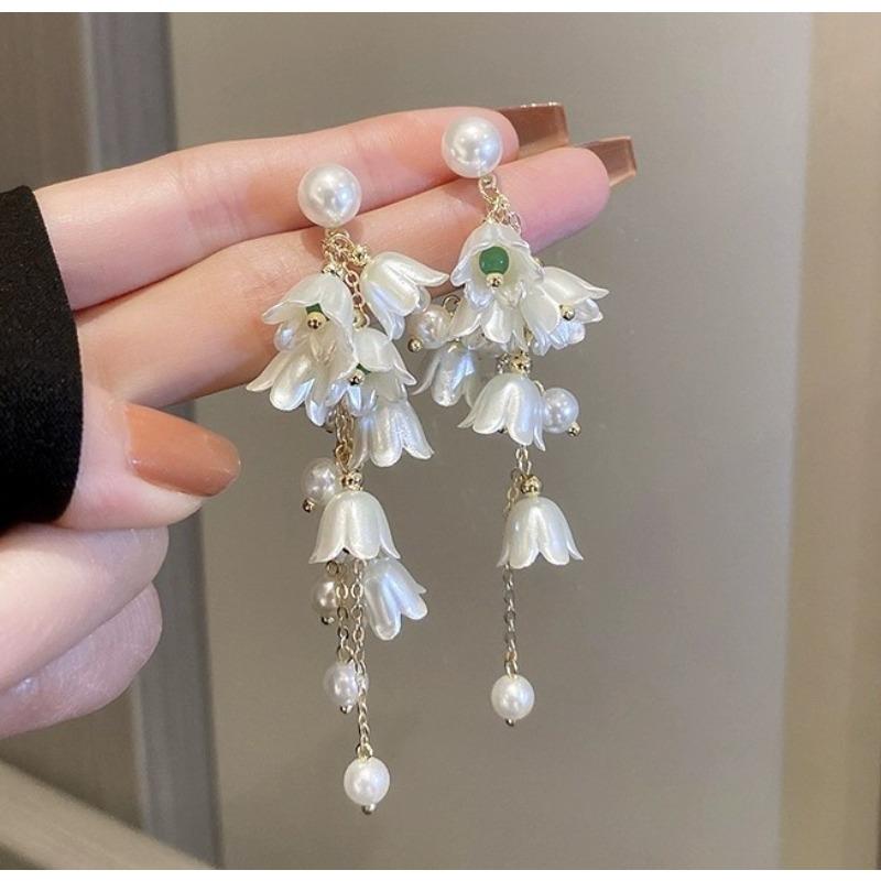 High-end French Super Fairy Pearl Flower Fringed Earrings Women's Light Luxury Temperament Earrings Retro Petal Exaggerated Earrings