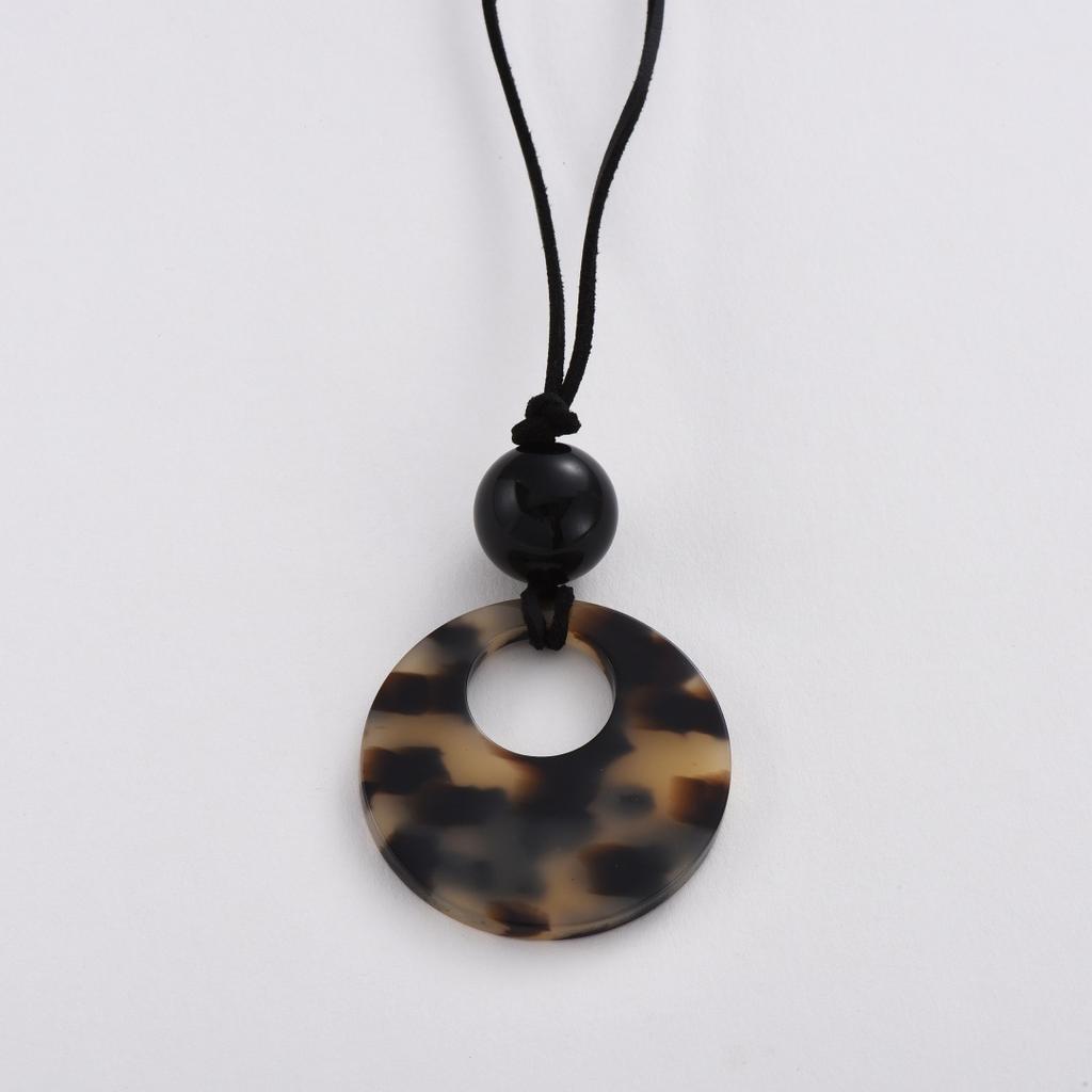 Niche Design Tortoiseshell Leopard Print Acetic Acid Ring Pendant Necklace Women'S Long Sweater Chain Light Luxury High-End Necklace