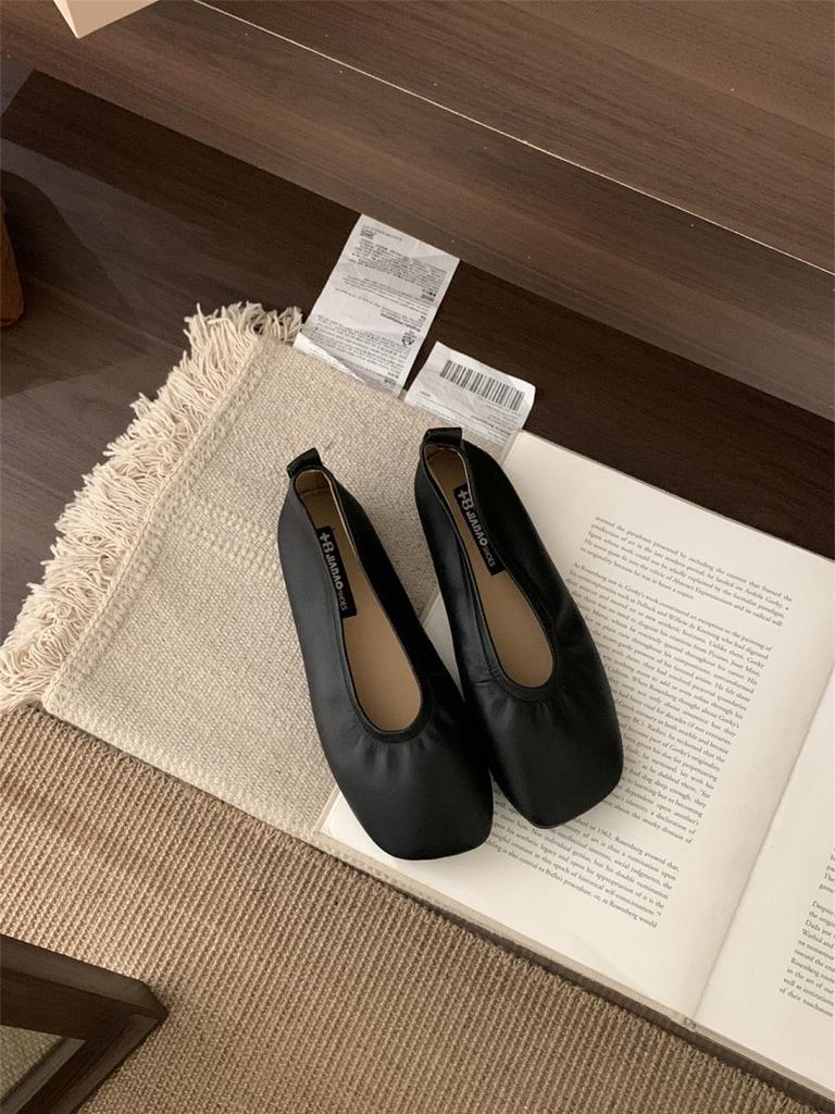 One Pedal Soft Leather Soft Sole Retro Grandma Shoes 2025 New Internet Celebrity Flat Bottom Versatile Square Head Single Shoes Women's Doudou Shoes