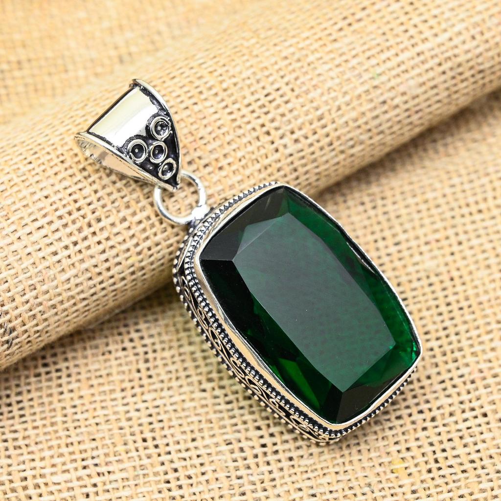 Vacker kromdiopsid ädelsten Handgjord 925 Sterling Silver Smycke Hänge För Kvinnor