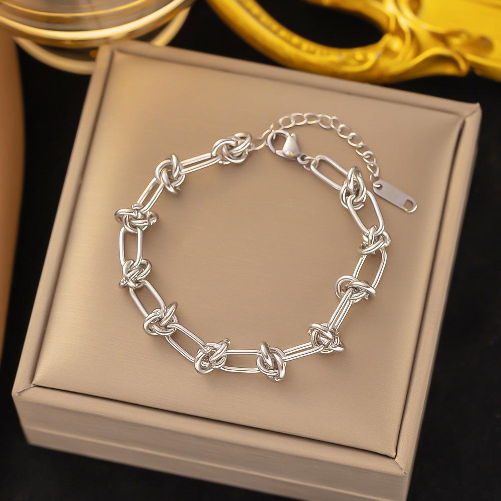 18K Gold Plated 316L Fashionable Titanium Steel Bracelets Waterproof Heart Roman Numerals Queen's Chain Link Bangles