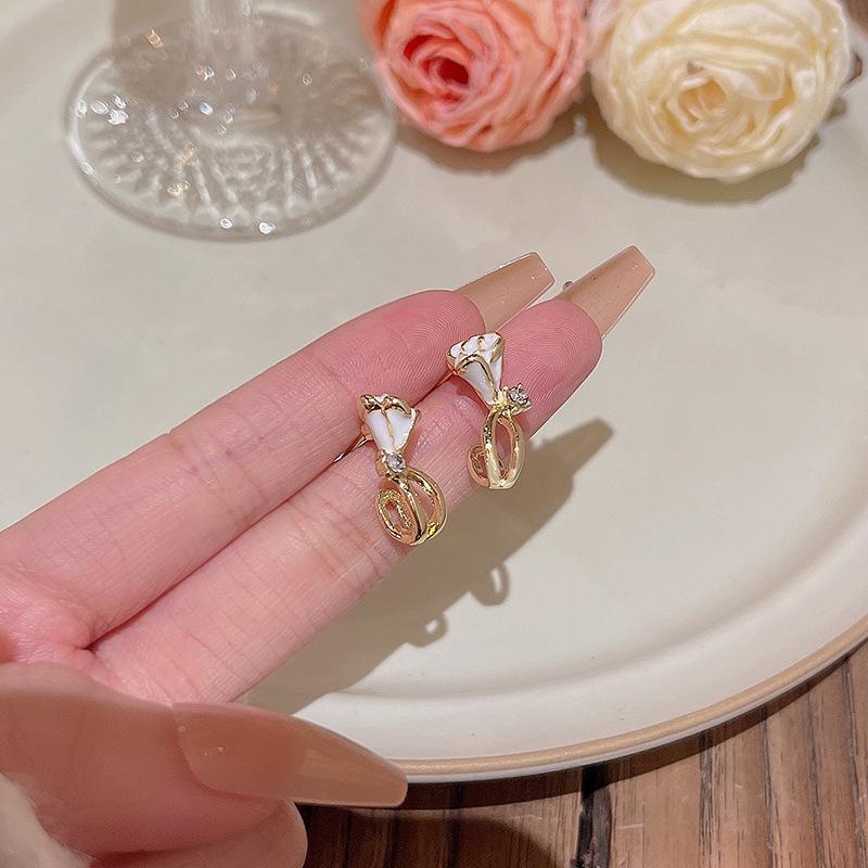 S925 Silver Needle Korean Floral Earrings: Versatile Pearl Design with Trendy Forest-Inspired Style