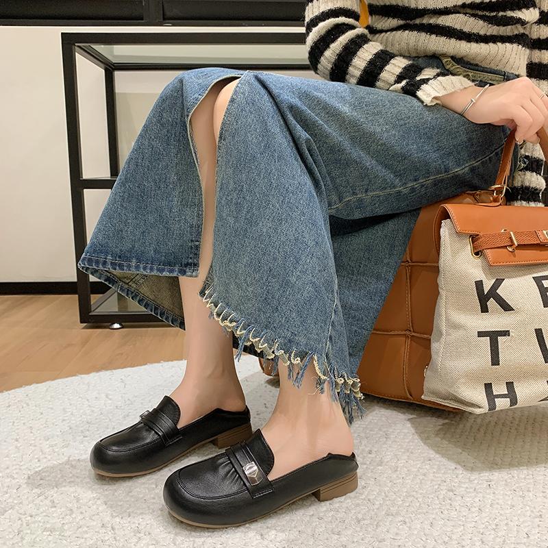 

2024 Новая Мода Женские Лоферы Черные Бежевые Винтажные Металлическая Пластина Жемчуг Обувь для Курения Повседневные Женские Балетки Весна Лето Мокасины 35 чёрный