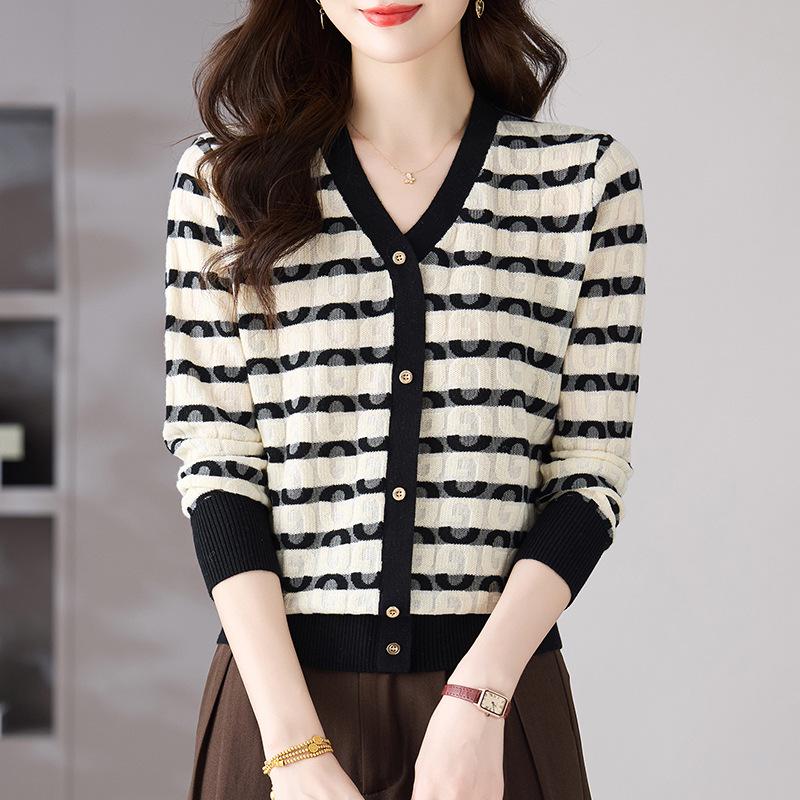 2025 Women s Autumn V-neck Striped Short-Sleeve Wool-Blend Top 115 for 125-150 jin