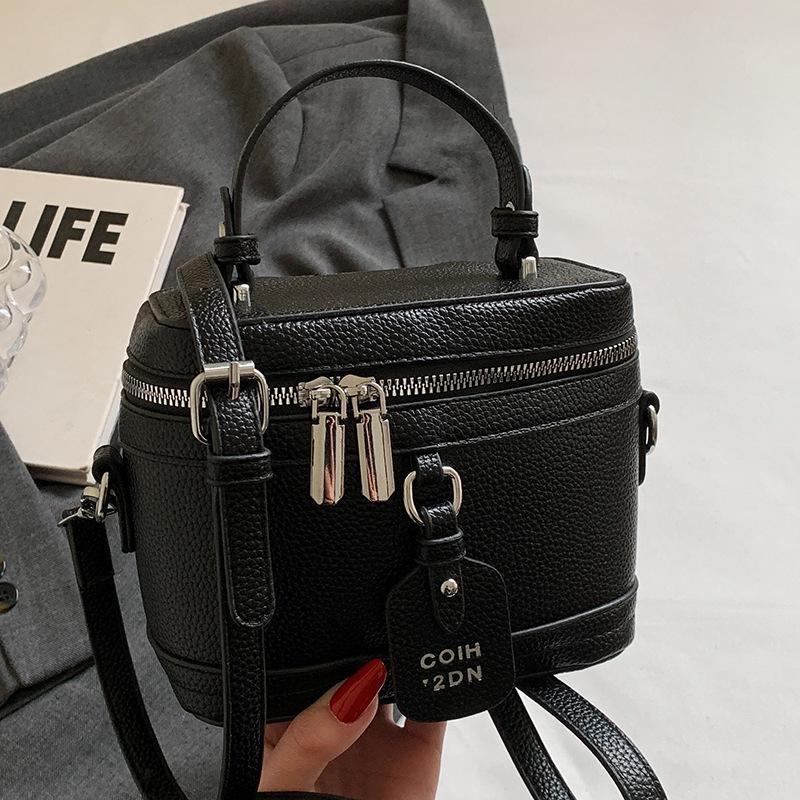 Spring and Summer New High-end Texture Temperament Portable Box Bag Fashionable Versatile Niche Commuting Foreign Style Messenger Bag Women