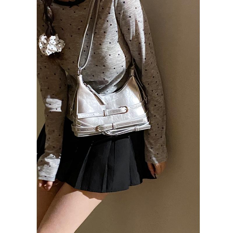 

Niche texture women s small bag 2025 new simple red underarm bag versatile shoulder crossbody bag серебряный