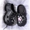 Zapatos de agujeros con suela gruesa para uso exterior de verano DIY dulce y fresco estilo Y2K estrella de cinco puntas elevador de bolsa zapatillas frescas