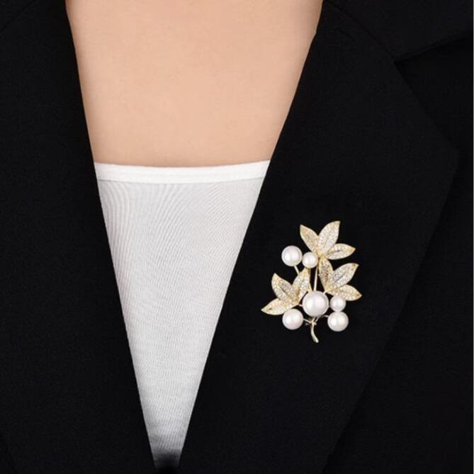 Imitation Pearl Luxury Brooch For Women, Multifunctional Brooch For Suit Jackets, Versatile Accessory Chest Flower