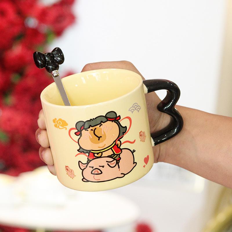 Kreativ och intressant Nezha-mugg med lock och sked med högt värde Hushållskoppar Söta keramiska koppar Vattenkopp Presentförpackningsset
