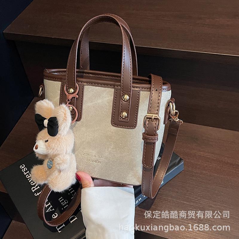 Super Fire Small Bag Women's Autumn and Winter Versatile 2025 New Shoulder Messenger Bag Popular This Year Portable Bucket Bag