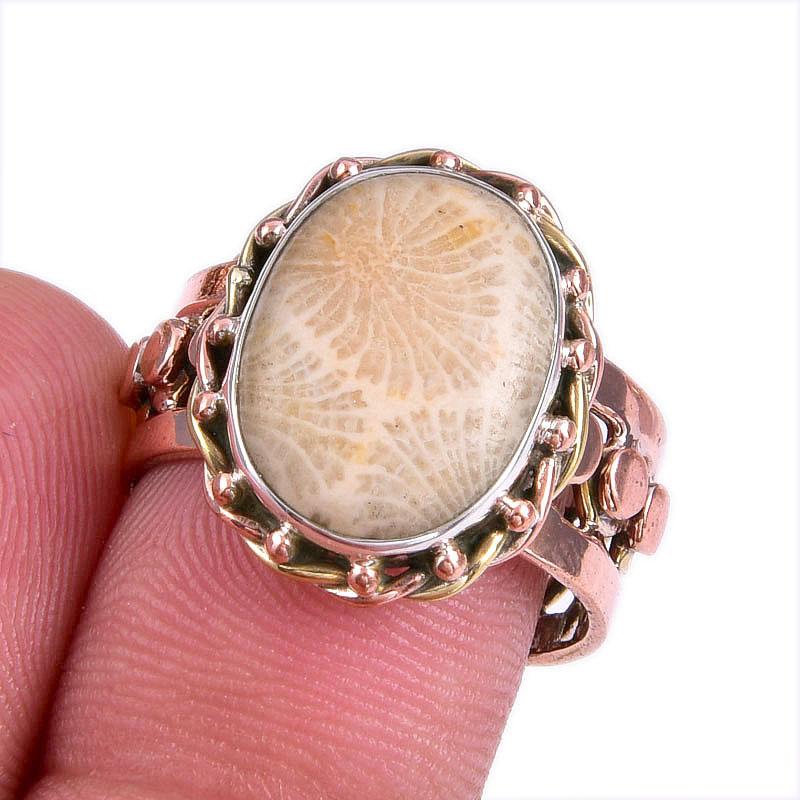 

Подарочное кольцо из серебра 925 пробы с натуральным ископаемым кораллом в двух тонах S.7.5 A5B79