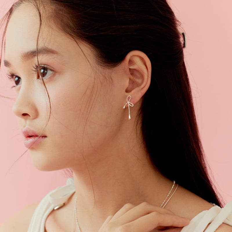 Murmur [925silver]Ribbon Tie Stud Earrings