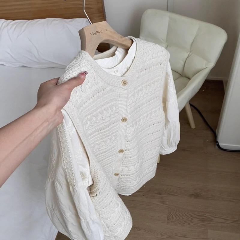 Sweet single-breasted sweater vest jacket women's autumn and winter new atmosphere knitted crochet vest top
